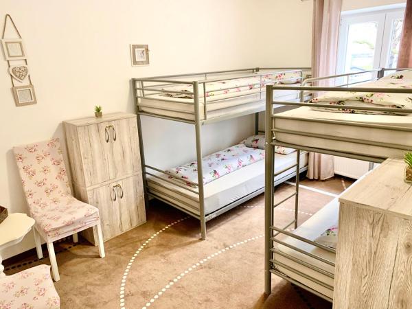 New Hostel Berlin Mitte FREE SNACK hot tea and coffee : photo 5 de la chambre lit simple dans dortoir féminin de 3 lits