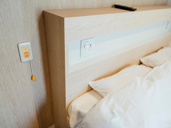 WeBase Hiroshima : photo 3 de la chambre chambre lit queen-size accessible aux personnes à mobilité réduite – non-fumeurs