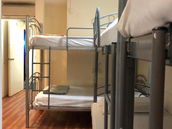 Snooze Inn @Dunlop Street : photo 1 de la chambre lit dans dortoir mixte de 8 lits