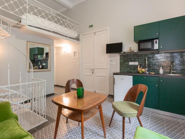 Troon of Athens Apartments : photo 1 de la chambre emerald three-level apartment