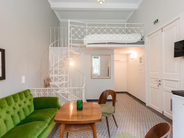 Troon of Athens Apartments : photo 2 de la chambre emerald three-level apartment