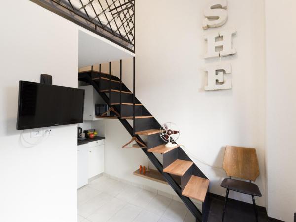 Troon of Athens Apartments : photo 3 de la chambre pop loft acropol - no55