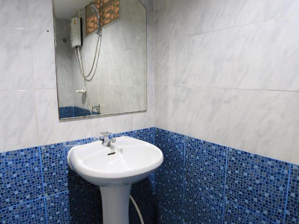 The Siam Guest House - SHA Extra Plus : photo 4 de la chambre chambre double supérieure