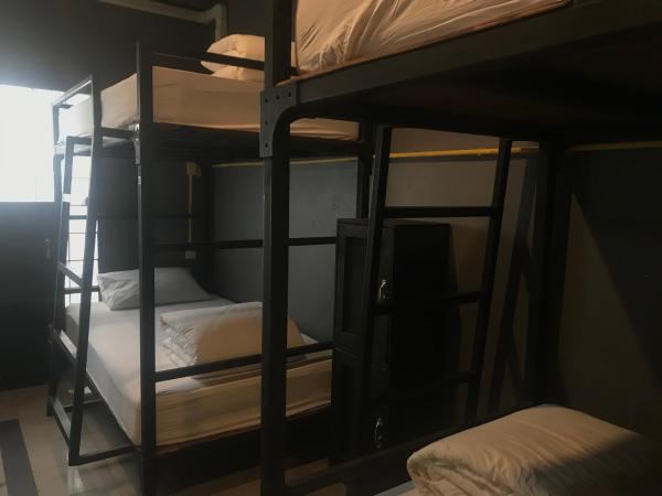 248 STREET HOSTEL : photo 2 de la chambre lit dans dortoir mixte de 8 lits 