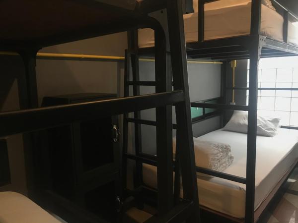 248 STREET HOSTEL : photo 4 de la chambre lit dans dortoir mixte de 8 lits 