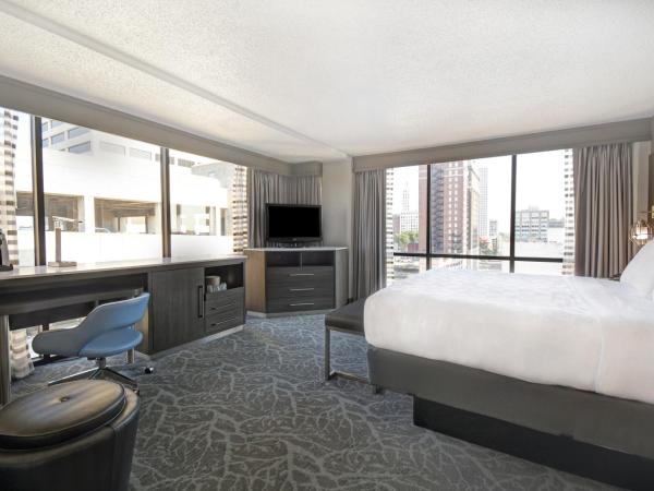 Holiday Inn - Memphis Downtown - Beale St., an IHG Hotel : photo 4 de la chambre chambre lit king-size premium