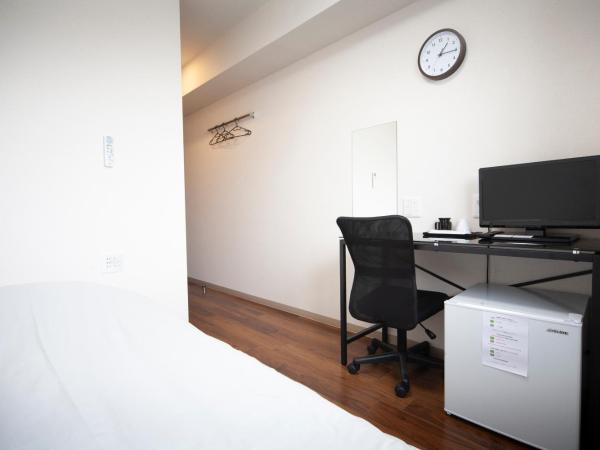 Hotel Chuo Crown : photo 1 de la chambre chambre simple standard avec salle de bains