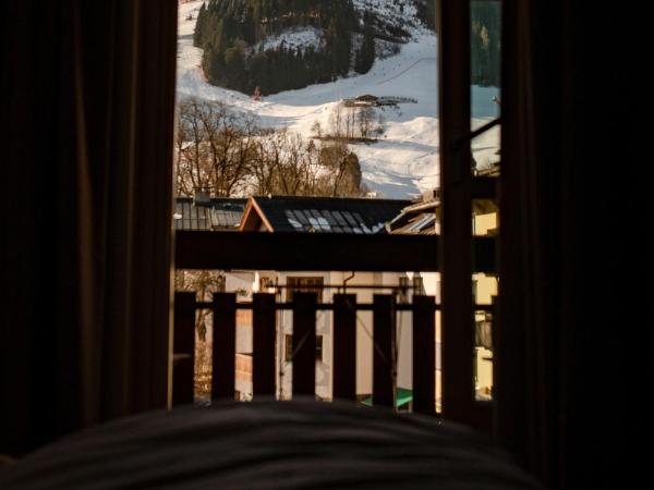 Roomie Alps Design Hostel : photo 3 de la chambre lit simple dans dortoir pour hommes (9 adultes)