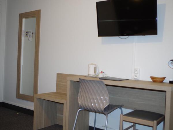 The Originals City, Hôtel Le Savoy, Caen : photo 10 de la chambre chambre triple et chambre double communicantes