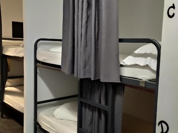 Olé Backpackers Hostel : photo 3 de la chambre lit dans dortoir mixte de 8 lits