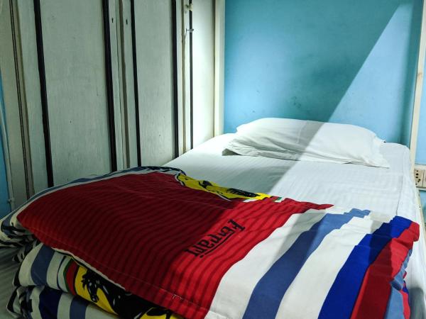 The Desire Hostel : photo 2 de la chambre lit dans dortoir de 8 lits 