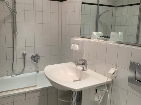 Hotel Mondial Comfort - Frankfurt City Centre : photo 6 de la chambre chambre double deluxe