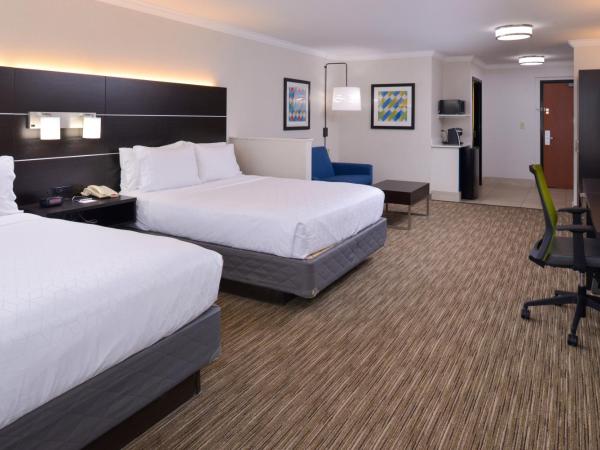 Holiday Inn Express & Suites Austin NW - Lakeline, an IHG Hotel : photo 1 de la chambre suite disposant de 2 lits queen-size