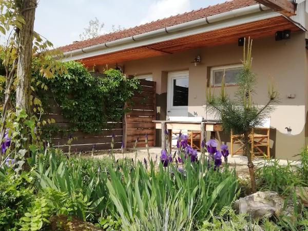 Lazy Days : photo 7 de la chambre chambre lit queen-size - vue sur jardin