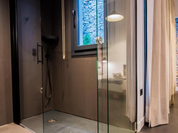 Welldone Quality - Crystal pool : photo 7 de la chambre chambre supérieure lit queen-size