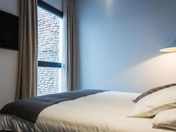 Welldone Quality - Crystal pool : photo 9 de la chambre chambre supérieure lit queen-size