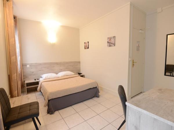 HOTEL DU MONT LOUIS : photo 6 de la chambre chambre double