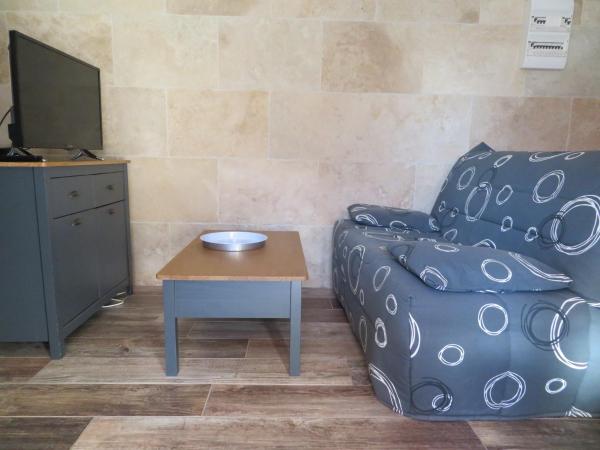 Maison 4 étoiles et Studio 3 étoiles indépendants avec piscine : photo 5 de la chambre chambre double avec salle de bains privative