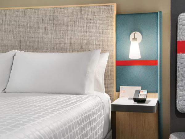 avid hotels - Orlando International Airport, an IHG Hotel : photo 10 de la chambre chambre lit king-size standard