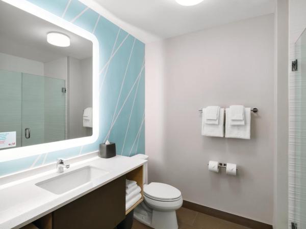 avid hotels - Orlando International Airport, an IHG Hotel : photo 8 de la chambre chambre lit king-size standard