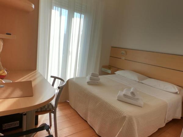 Hotel Bianca Vela : photo 8 de la chambre chambre double ou lits jumeaux avec balcon