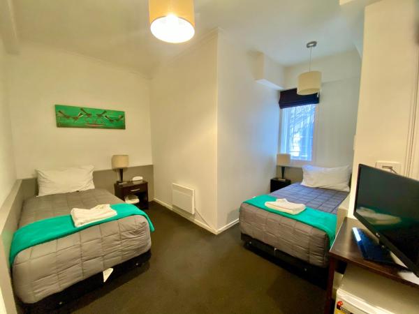 Law Courts Hotel : photo 4 de la chambre petite chambre lits jumeaux