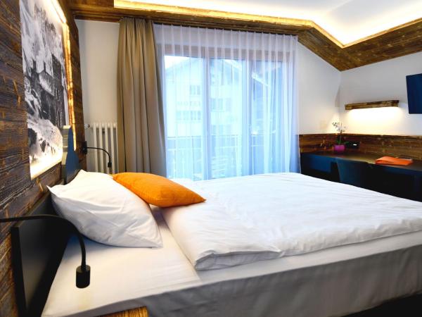 Hotel Elite : photo 6 de la chambre chambre lit queen-size supérieure - vue sur cervin