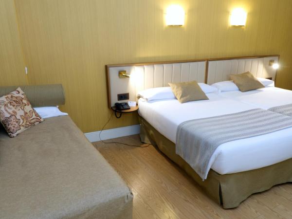 Hospedium Hotel Los Condes : photo 1 de la chambre chambre lits jumeaux avec lit d'appoint (2 adultes + 1 enfant)