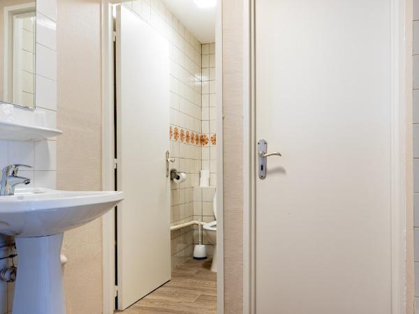 Hotel-Restaurant Espace Squash 3000 : photo 5 de la chambre chambre triple