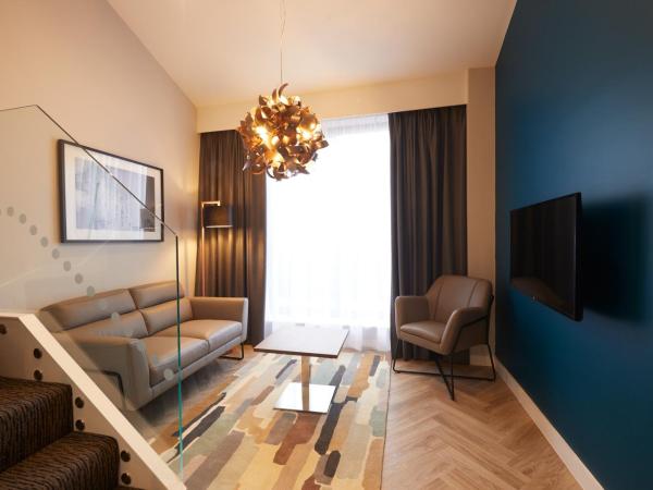 Roomzzz York City : photo 4 de la chambre loft suite balcony