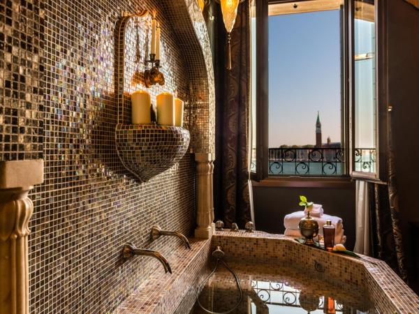 Hotel Metropole Venezia : photo 1 de la chambre suite exclusive avec vue sur la lagune