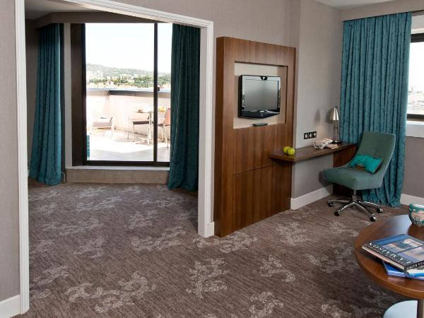 Holiday Inn Nice, an IHG Hotel : photo 8 de la chambre suite avec vue - non-fumeurs