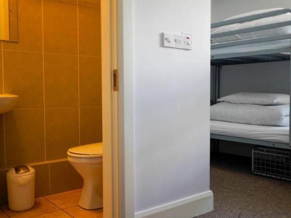 The Woodquay Hostel : photo 4 de la chambre lit simple dans dortoir de 4 lits