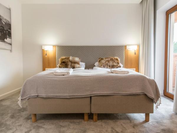 Royal Hill Residence : photo 5 de la chambre superior apartment with balcony and mountain view