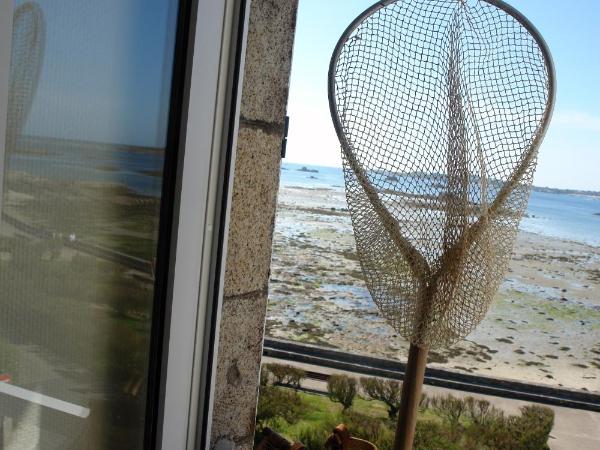 Hôtel Aux Tamaris - Vue Mer : photo 6 de la chambre  chambre double supérieure - grande vue sur mer - « rive »