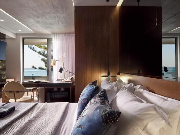 Dyo Suites : photo 4 de la chambre suite supérieure avec jacuzzi extérieur - vue sur mer