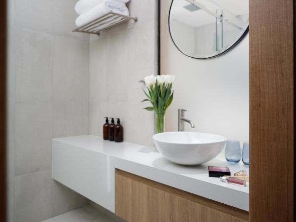 Crystalbrook Flynn : photo 4 de la chambre chambre lit king-size - vue sur le port