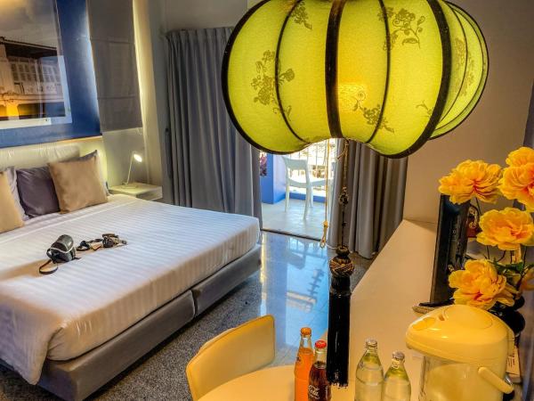 Sino Inn Phuket Hotel - SHA Plus : photo 4 de la chambre chambre double standard avec balcon 