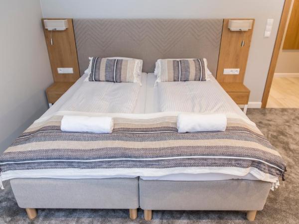 Royal Hill Residence : photo 6 de la chambre deluxe apartment - split level with mountain view (5 adults)