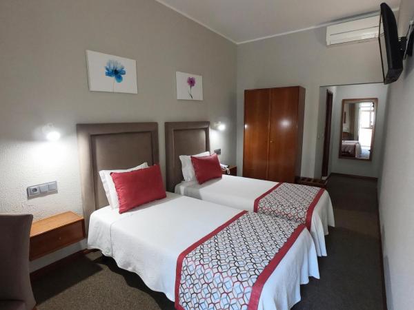 Lusitana Hotel : photo 2 de la chambre chambre lits jumeaux