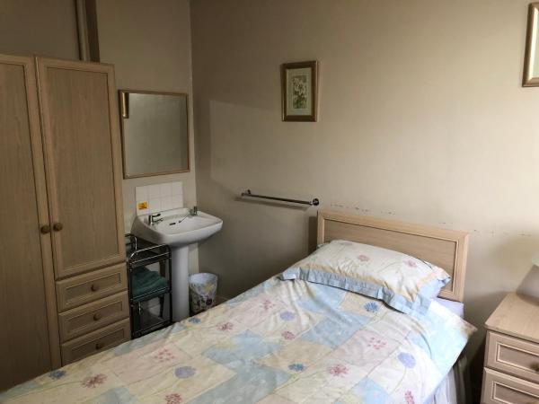 St. James's Guest House : photo 5 de la chambre chambre simple avec salle de bains commune