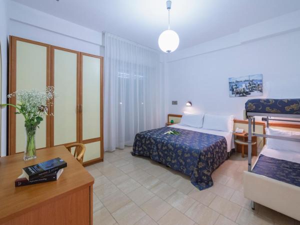 Hotel Sultano : photo 2 de la chambre chambre double ou lits jumeaux avec balcon