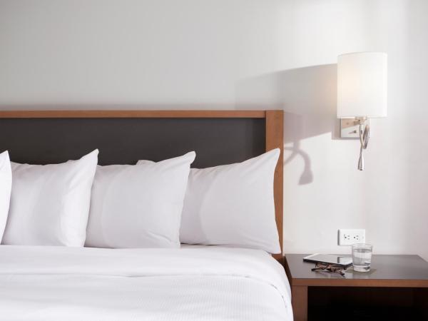 Hôtel Cofortel : photo 5 de la chambre chambre double avec 2 lits doubles - rez-de-chaussée