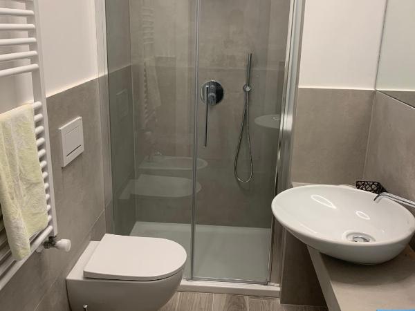 Camere Scandellara 24 : photo 6 de la chambre chambre double avec salle de bains privative