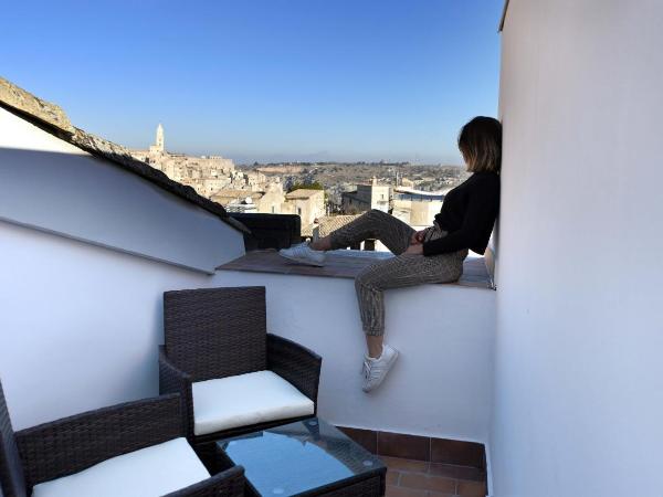 Vista Sui Sassi Guest House : photo 3 de la chambre family suite with terrace and view