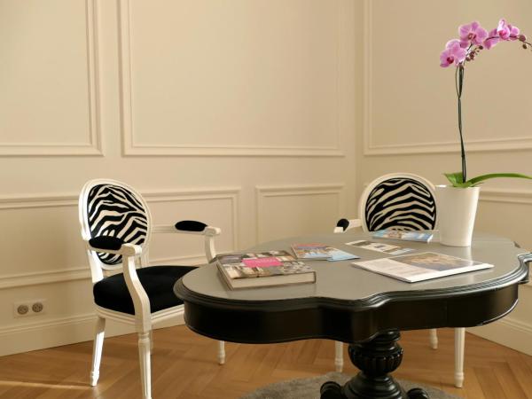 Le Clos des Queyries, Chambres d'Hôtes : photo 5 de la chambre suite dijeaux - vue sur jardin