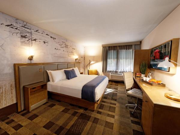 Silver Sevens Hotel & Casino : photo 1 de la chambre hébergement lit king-size premium tour