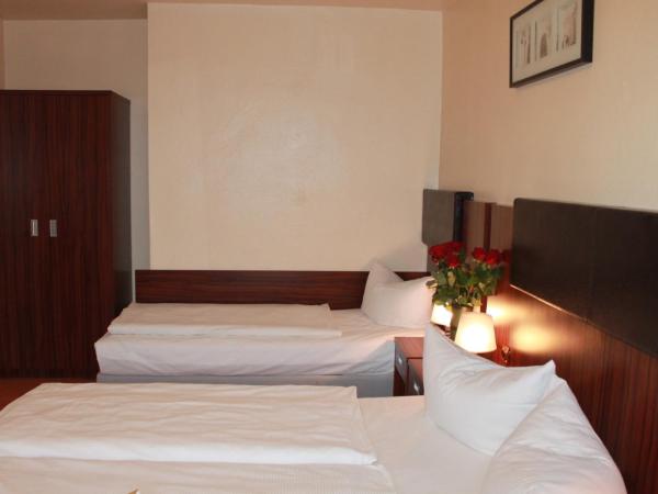 City Hotel Mercator : photo 9 de la chambre chambre triple