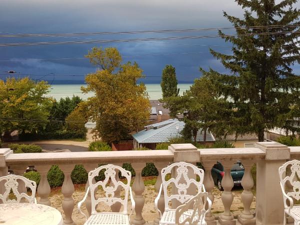 Anna Panzió & Wellness Siófok : photo 2 de la chambre chambre double ou lits jumeaux deluxe - vue sur lac