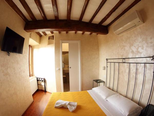 Primavera Mini Hotel : photo 1 de la chambre chambre lit queen-size